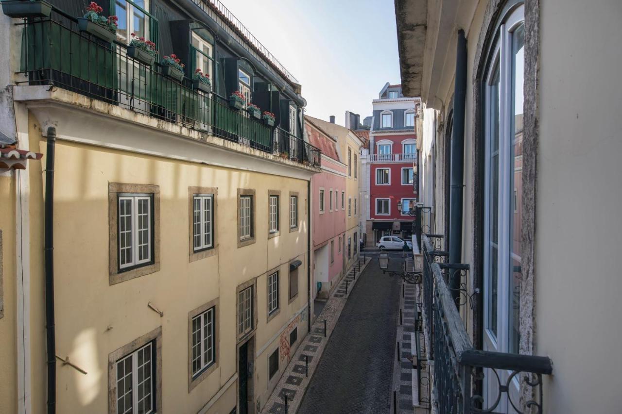 Lovelystay - Chiado 2 Bedroom Charm! Lisbon Exterior photo