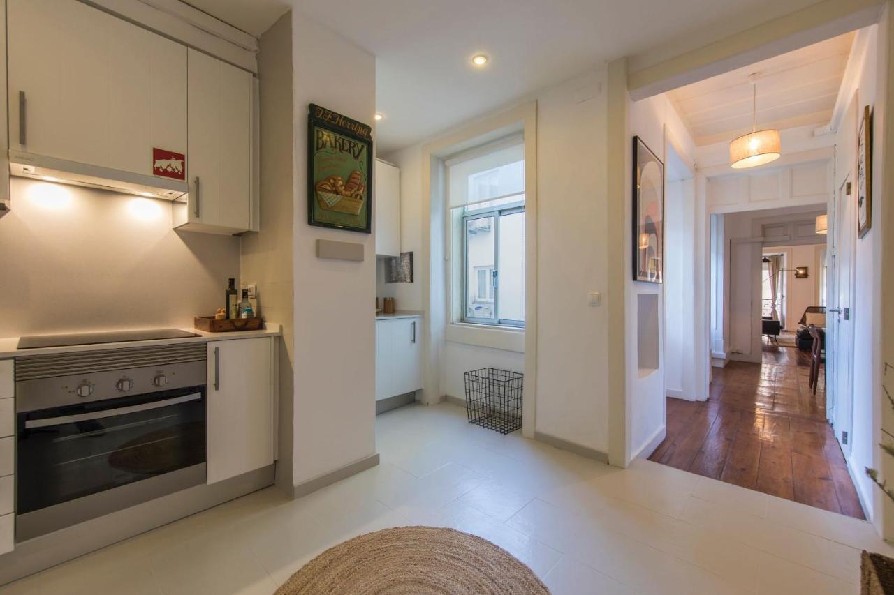 Lovelystay - Chiado 2 Bedroom Charm! Lisbon Exterior photo